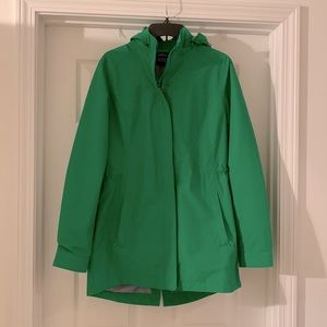 Charles river apparel small rain jacket with pockets and removable hood